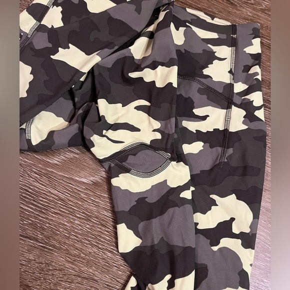 Lululemon Swift Speed High-Rise Crop 21" Heritage 365 Camo Crispin Green Multi - Picture 9 of 10